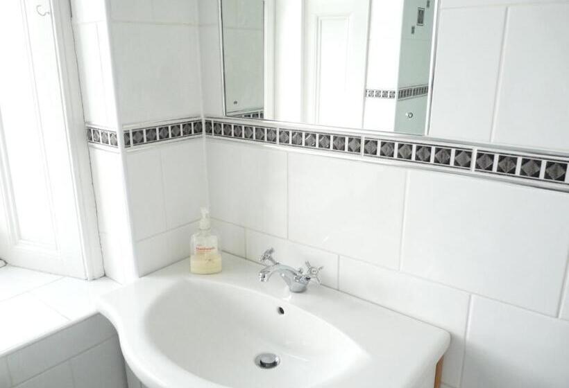 Standardrum Delat Badrum, Arbour Guest House