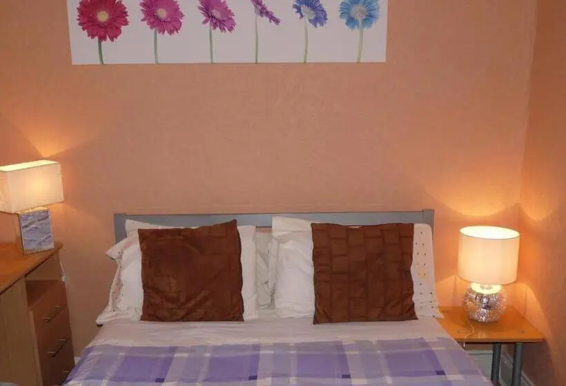 اتاق استاندارد با سرویس بهداشتی مشترک, Arbour Guest House