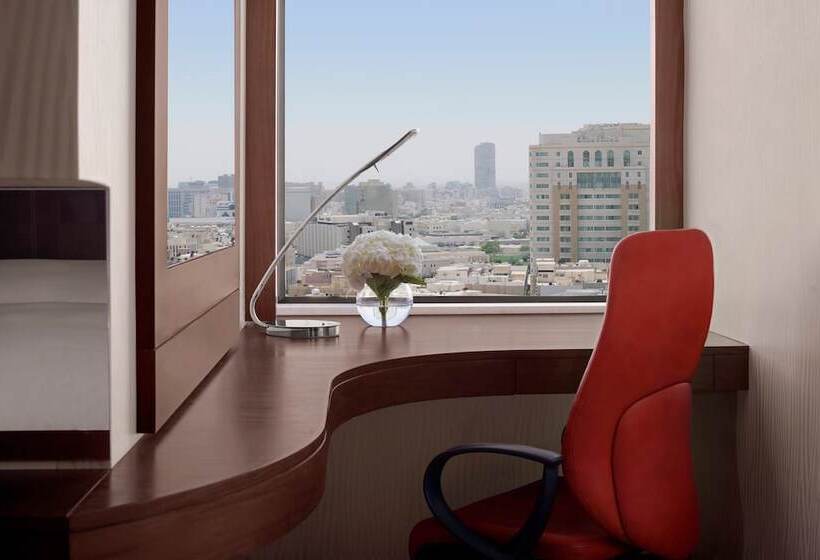 Президентский Люкс, Crowne Plaza Hotel Riyadh Minhal, An Ihg
