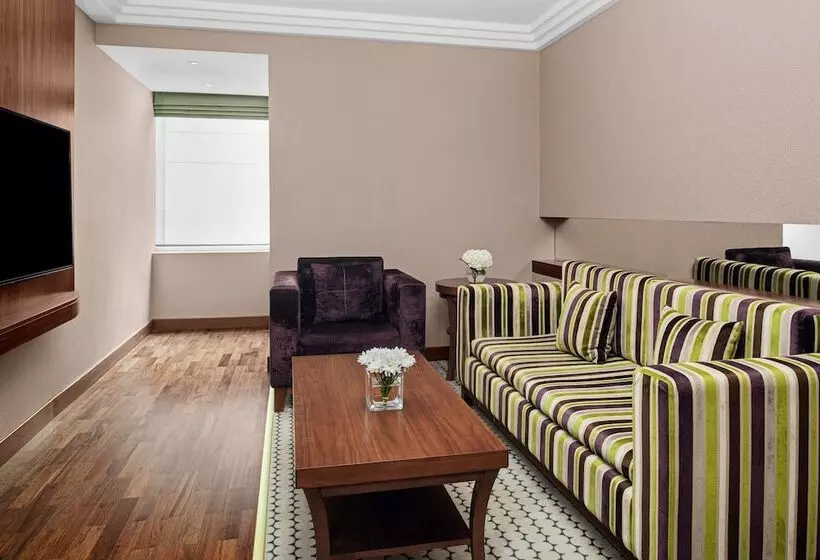 سوییت اجرایی, Crowne Plaza Hotel Riyadh Minhal, An Ihg