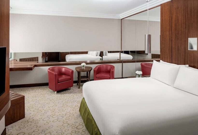 Люкс, Crowne Plaza Hotel Riyadh Minhal, An Ihg