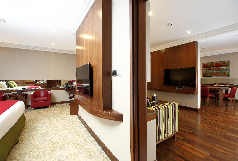 סוויטה, Crowne Plaza Hotel Riyadh Minhal, An Ihg