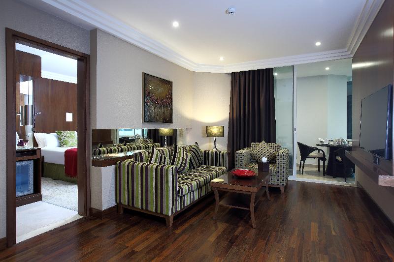 סוויטה, Crowne Plaza Hotel Riyadh Minhal, An Ihg