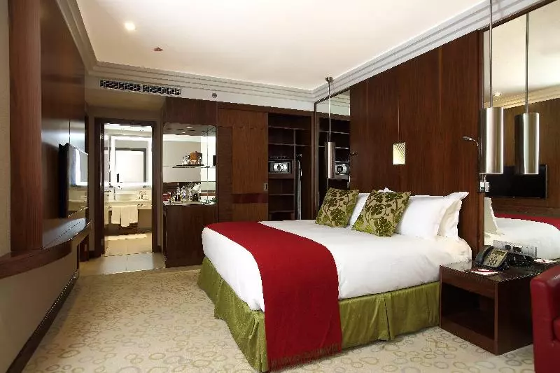 سوییت, Crowne Plaza Hotel Riyadh Minhal, An Ihg