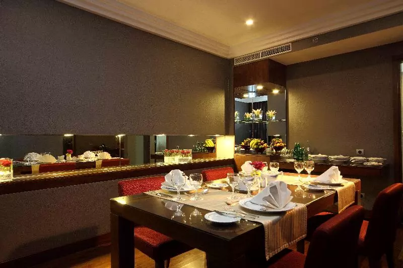 سوییت, Crowne Plaza Hotel Riyadh Minhal, An Ihg