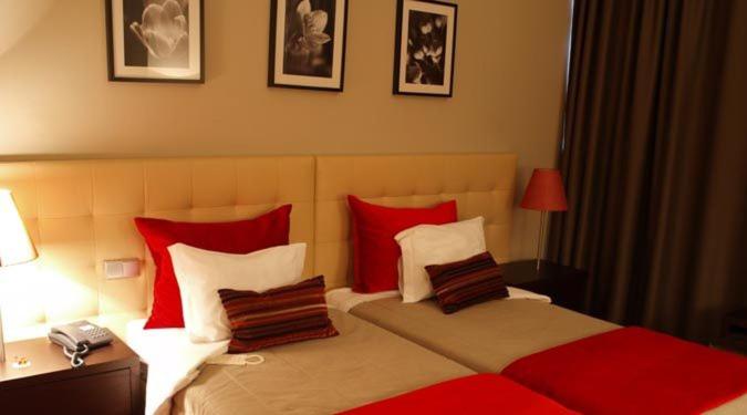 غرفة قياسية فردية, Dighton