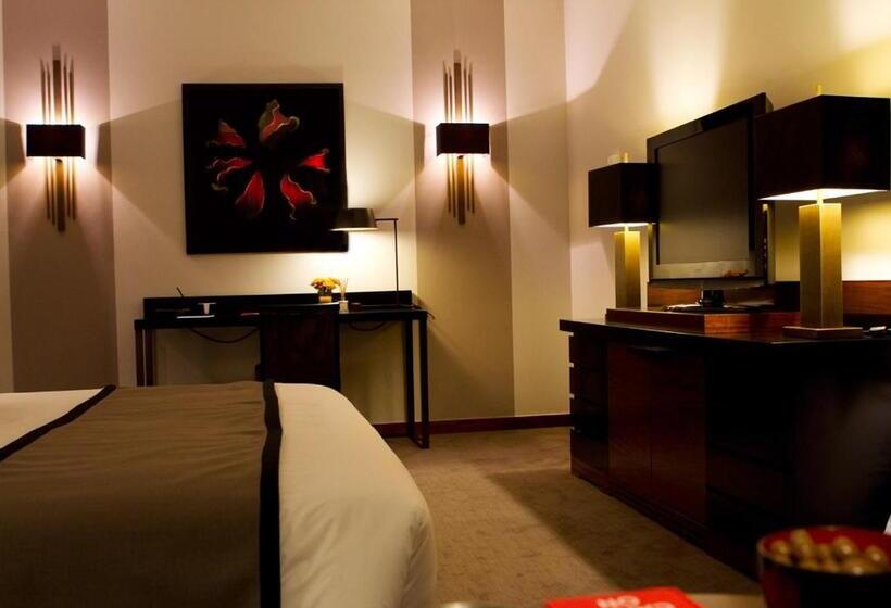 غرفة قياسية, Dighton