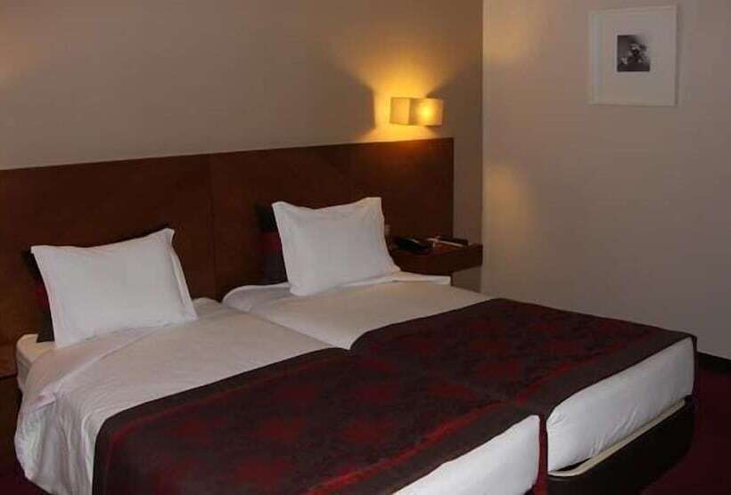 غرفة قياسية, Dighton