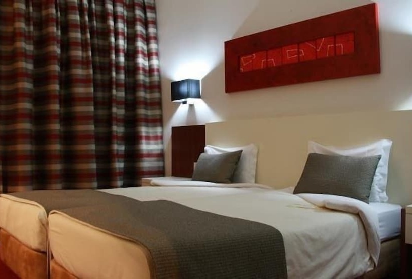 غرفة قياسية, Dighton