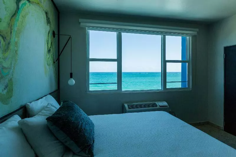 اتاق استاندارد با تخت دو نفره بزرگ, The Tryst Beachfront