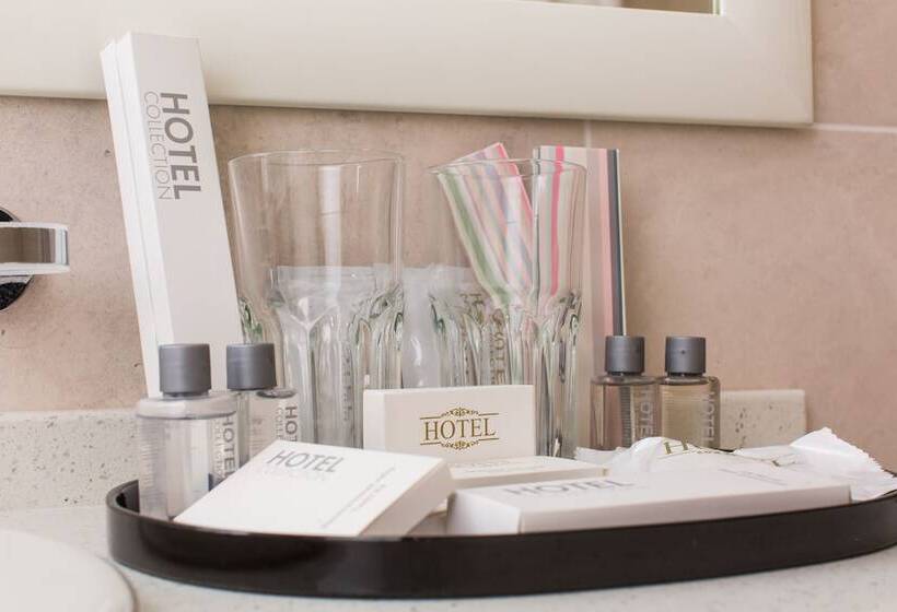 Номер Стандарт, Versailles