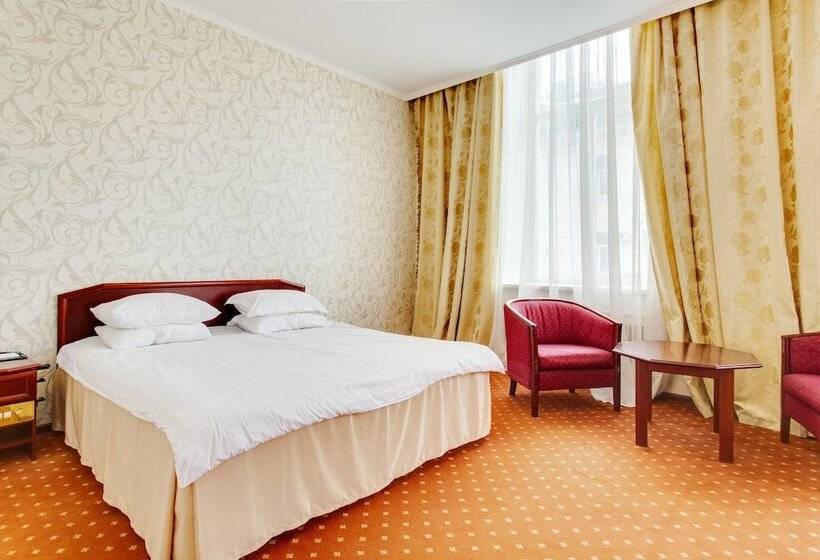 Номер Стандарт, Versailles