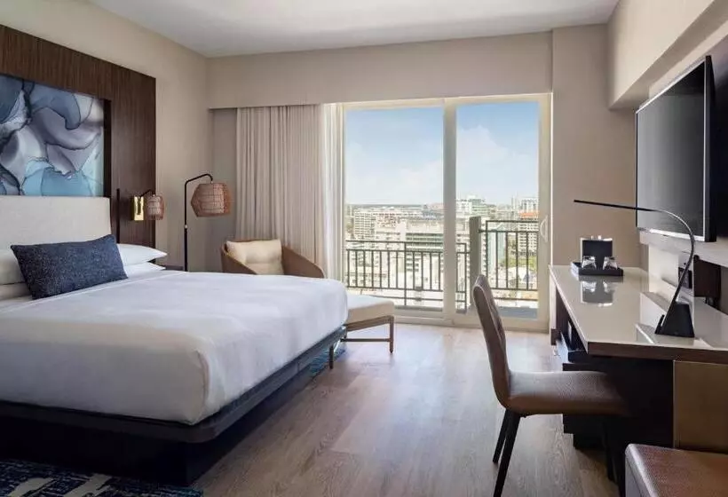 キングサイズベッドのスタンダードルーム, San Juan Marriott Resort And Stellaris Casino
