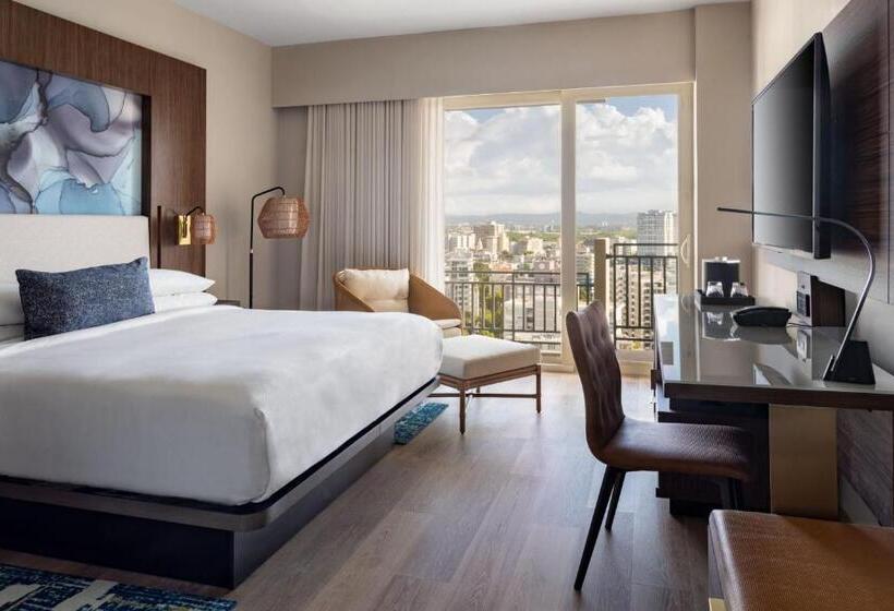 اتاق استاندارد با تخت بزرگ, San Juan Marriott Resort And Stellaris Casino