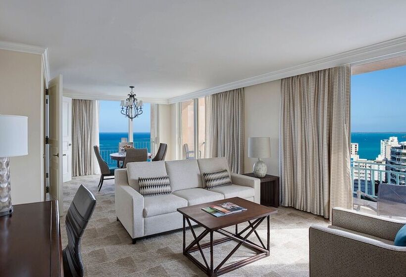 سوییت اجرایی, San Juan Marriott Resort And Stellaris Casino