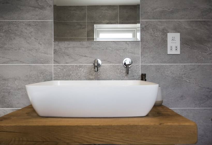 סוויטה דלוקס, Chyreen@marazion