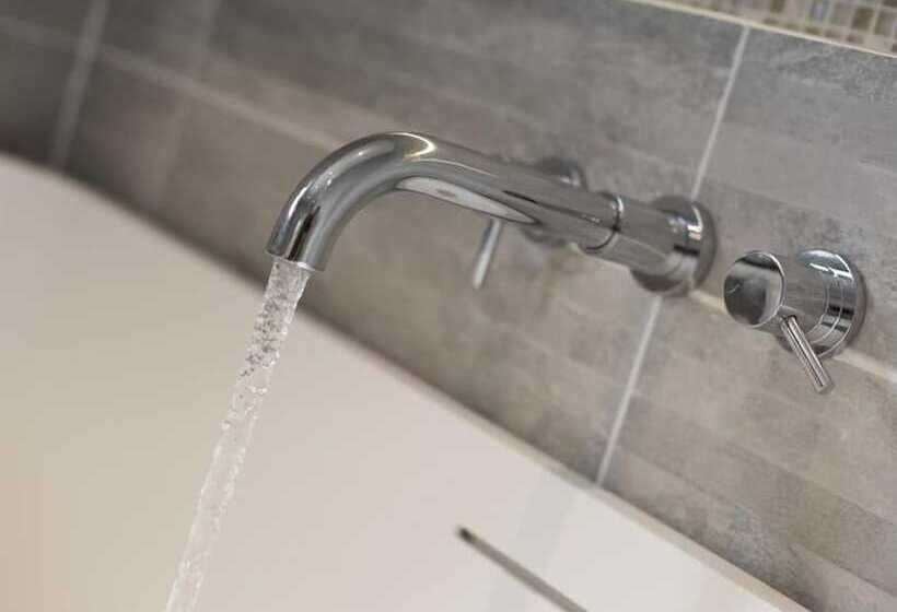 סוויטה דלוקס, Chyreen@marazion