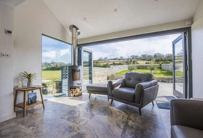 סוויטה דלוקס, Chyreen@marazion