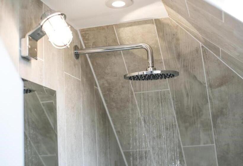 סוויטה דלוקס, Chyreen@marazion