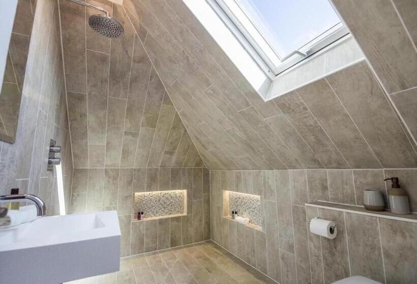 סוויטה דלוקס, Chyreen@marazion