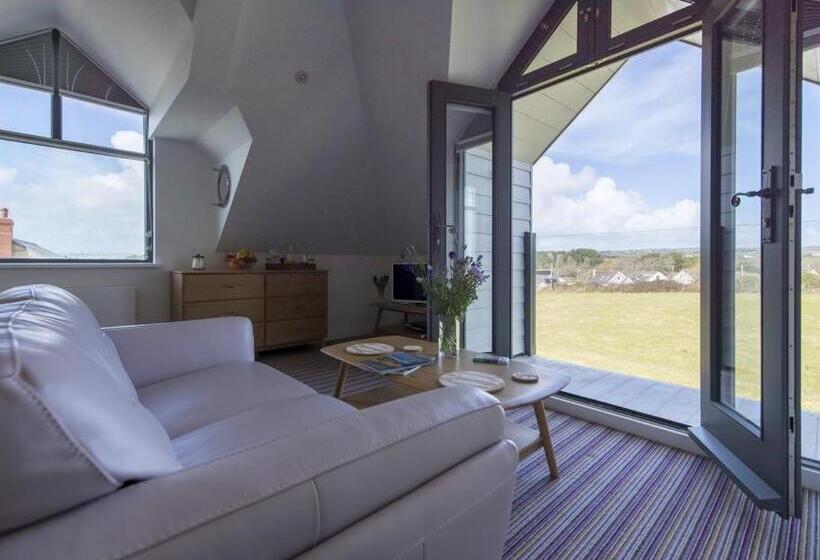 סוויטה דלוקס, Chyreen@marazion