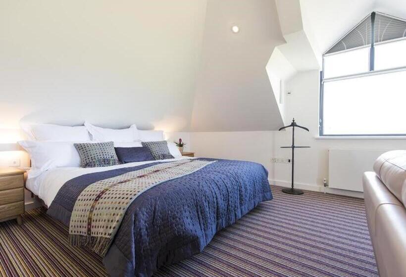 סוויטה דלוקס, Chyreen@marazion