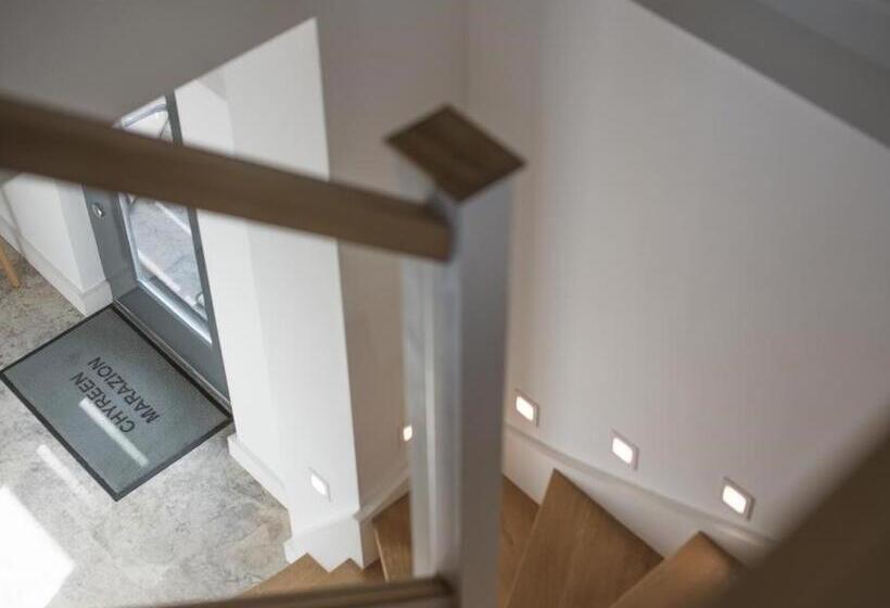 סוויטה דלוקס, Chyreen@marazion