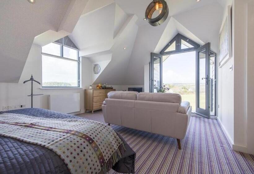 סוויטה דלוקס, Chyreen@marazion