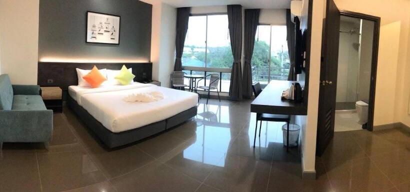 발코니 디럭스 룸, Clover Hotel Hatyai