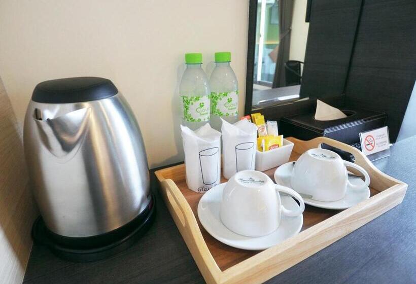 스탠다드 트리플 발코니 룸, Clover Hotel Hatyai