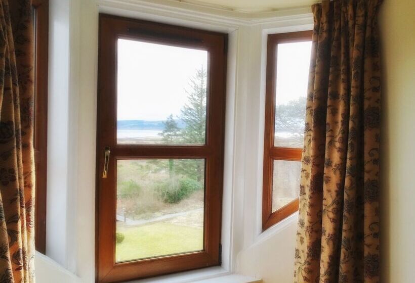 ファミリールーム, Kilchoan House