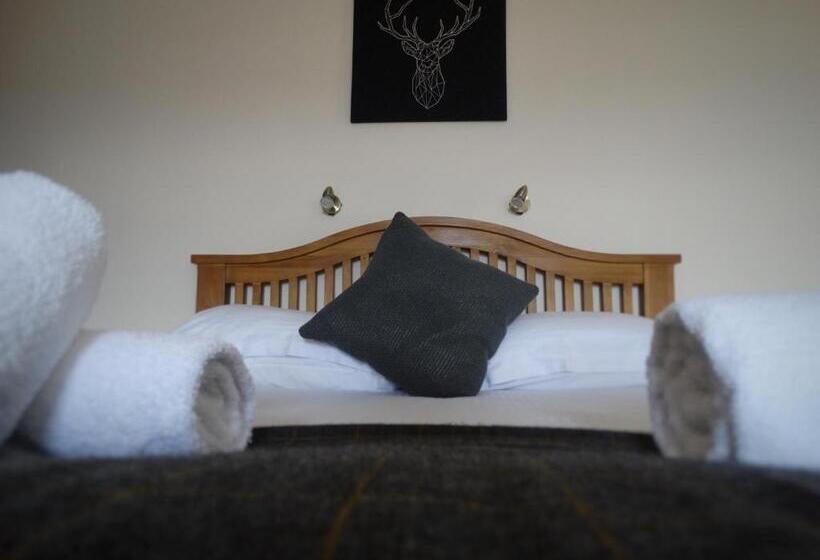 Семейный Номер, Kilchoan House