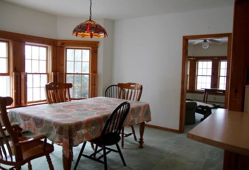 בית, 3 חדרי שינה, Sara Placid Inn & Suites