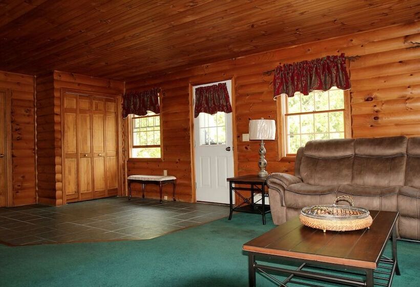 בית, 3 חדרי שינה, Sara Placid Inn & Suites