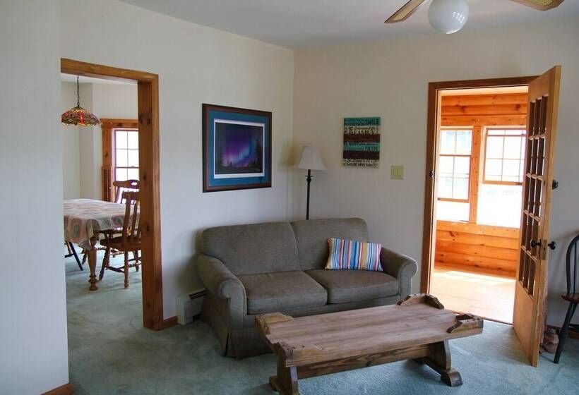 בית, 3 חדרי שינה, Sara Placid Inn & Suites