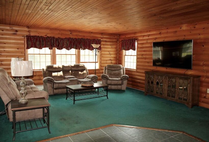 בית, 3 חדרי שינה, Sara Placid Inn & Suites