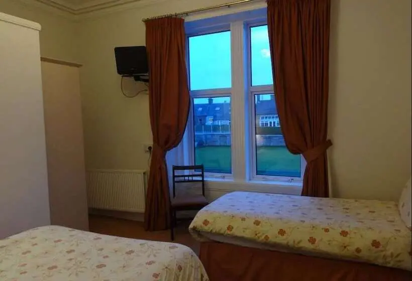 Perhehuone, Aberdour Guest House
