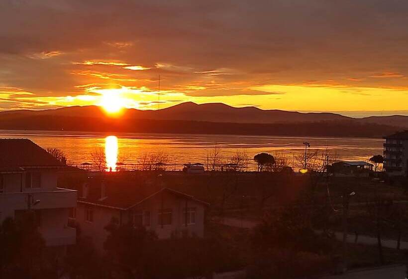 이코노미 룸, Bahceli Konak