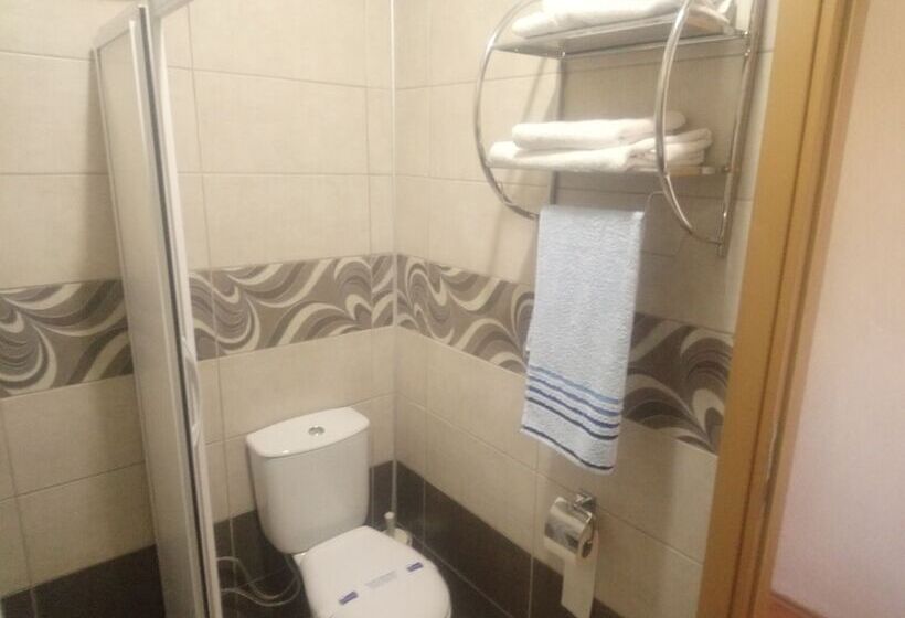 이코노미 룸, Bahceli Konak