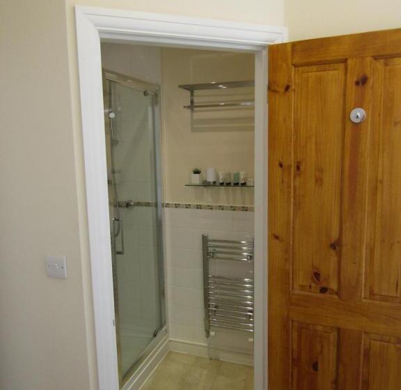 Номер Economy, Harringtons At 14