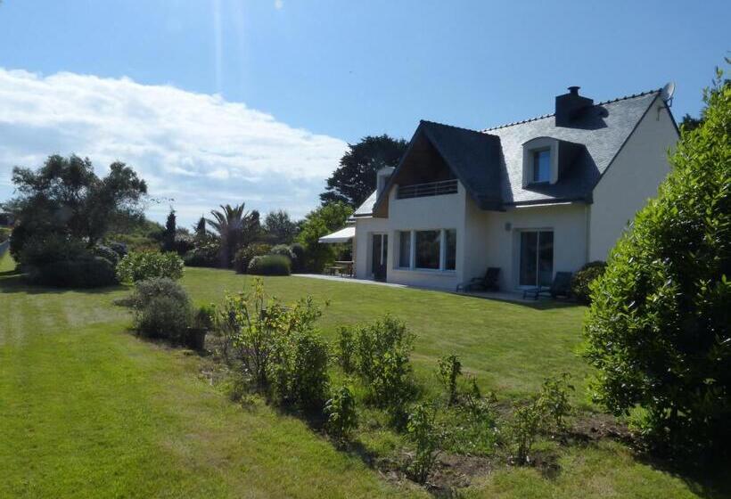 מיטת קינג בסוויטה, Villa Kernéhan