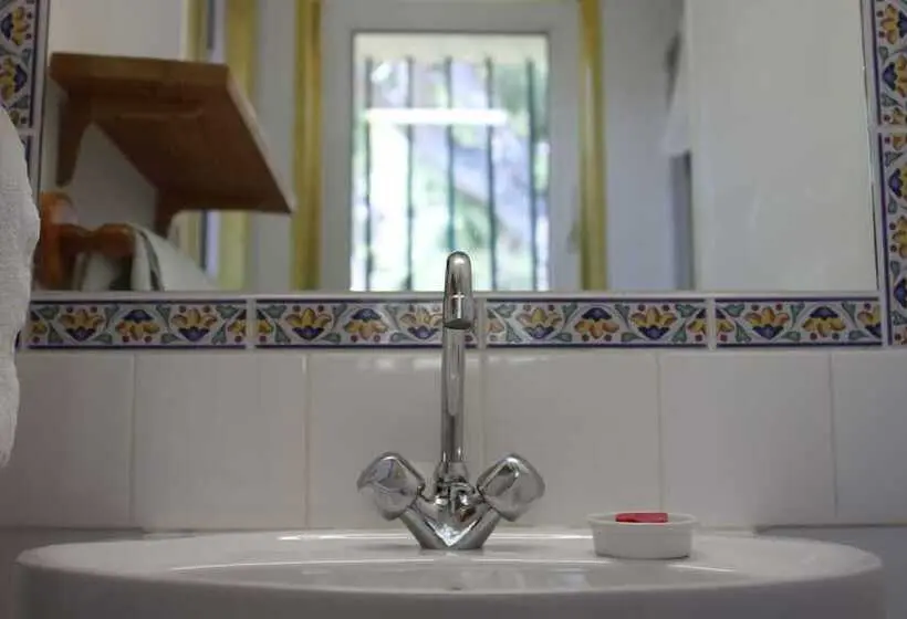 エコノミールーム, Cassis Hostel Les Heures Claires
