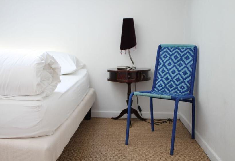 经济房, Cassis Hostel Les Heures Claires