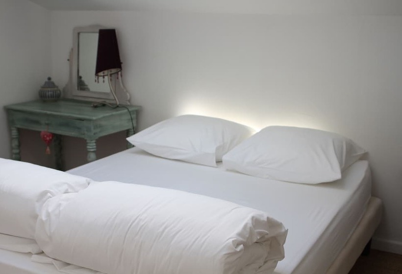 经济房, Cassis Hostel Les Heures Claires