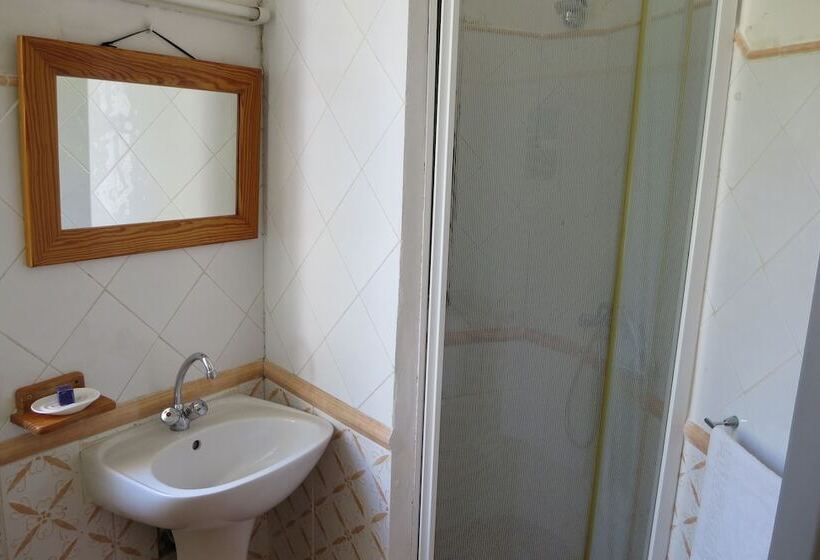 共用房间的床, Cassis Hostel Les Heures Claires