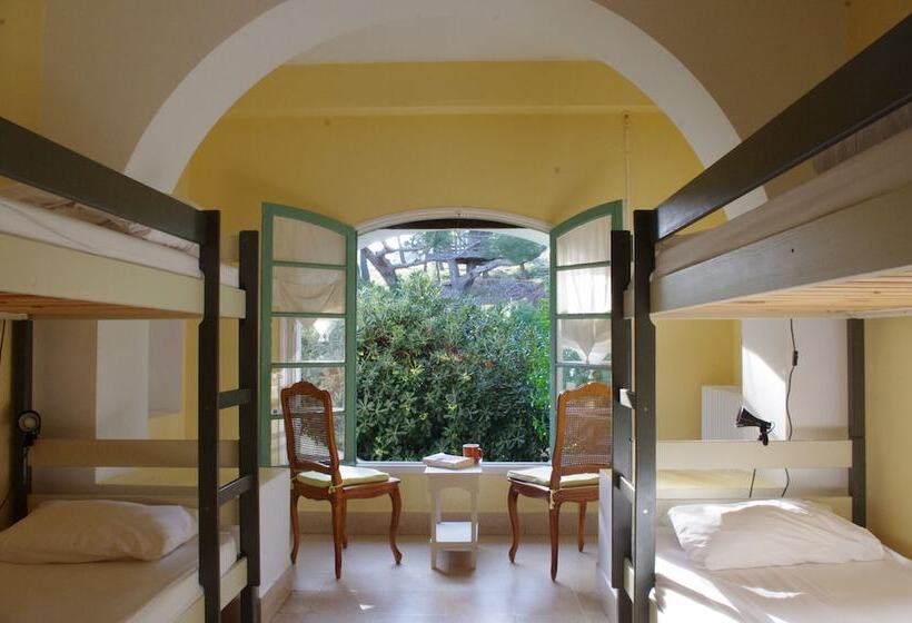 共用房间的床, Cassis Hostel Les Heures Claires
