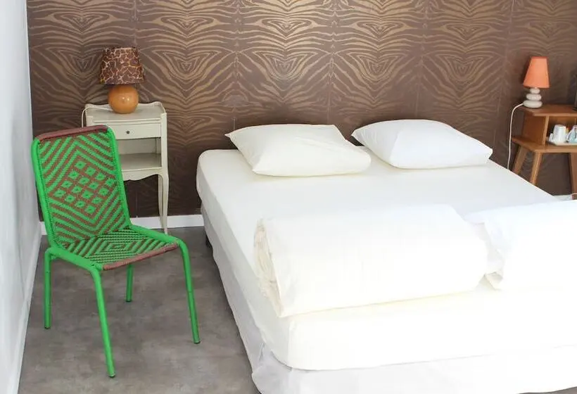 スタンダードルーム, Cassis Hostel Les Heures Claires