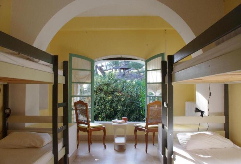 共用房间的床, Cassis Hostel Les Heures Claires