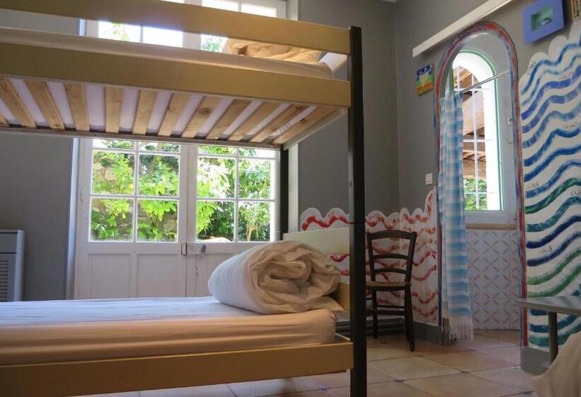 共用房间的床, Cassis Hostel Les Heures Claires
