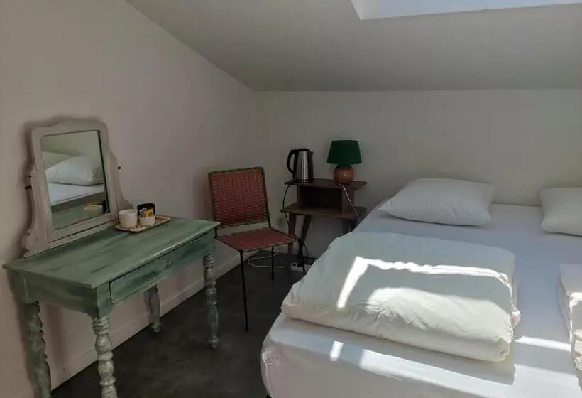 スタンダードルーム, Cassis Hostel Les Heures Claires